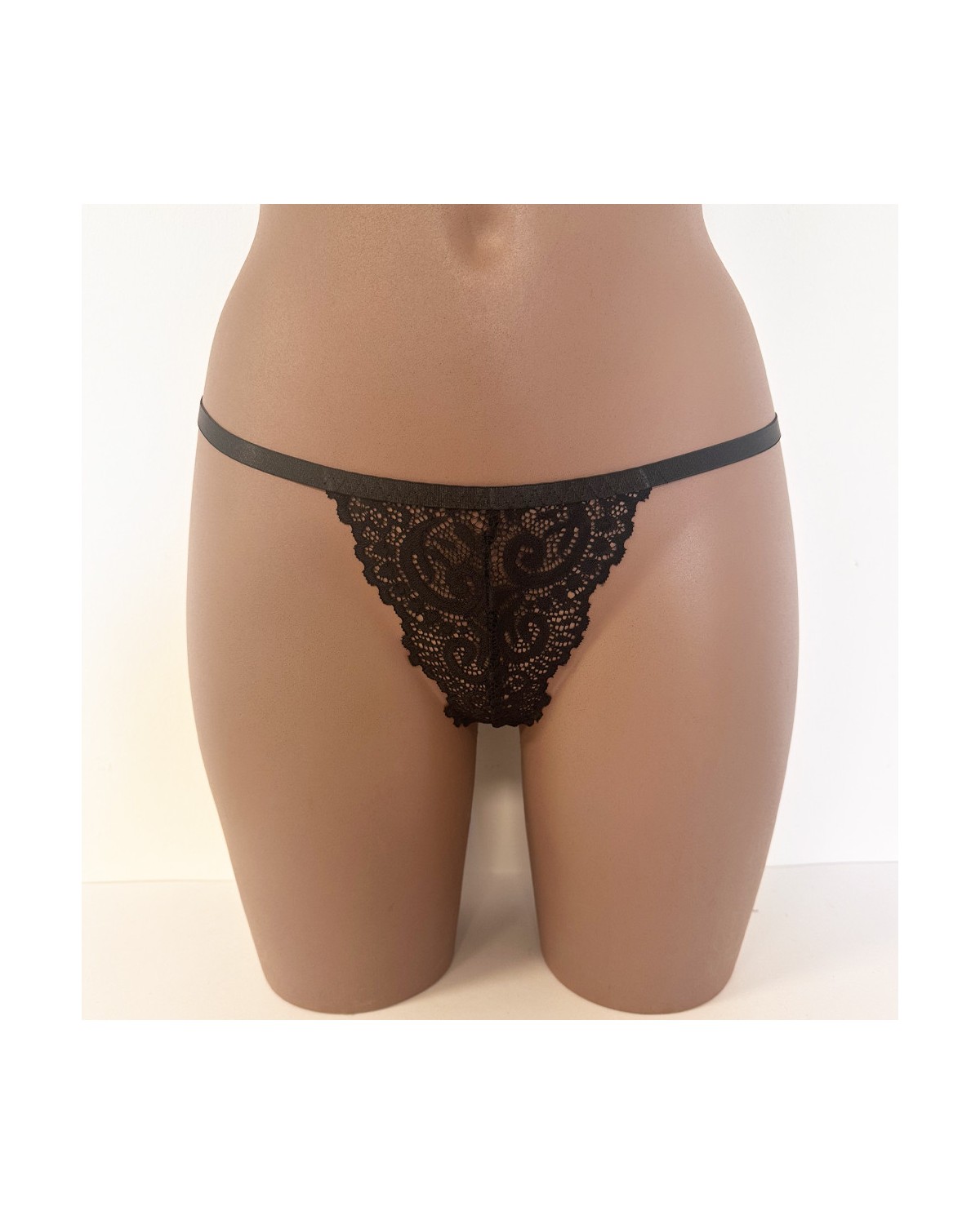 String_Ficelle_Dentelle_Noire