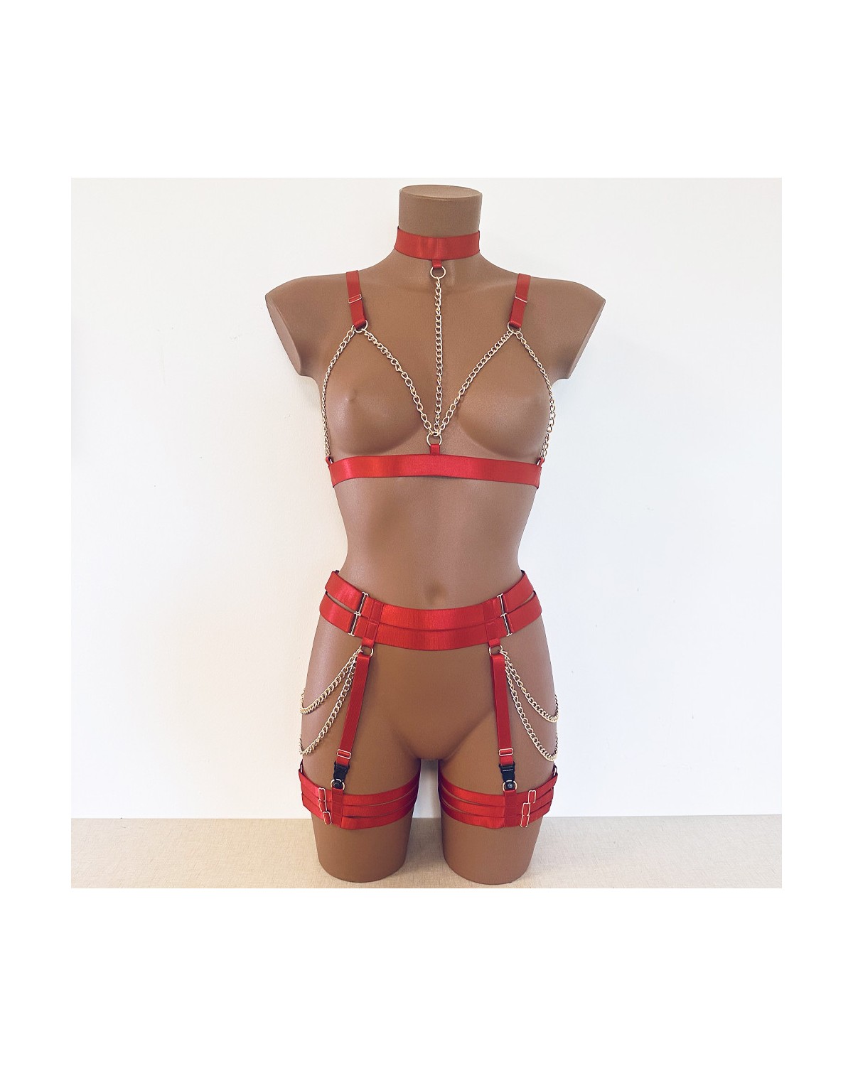 Ensemble_Lingerie_Rouge_2_Pieces_Jarretieres_Chaines