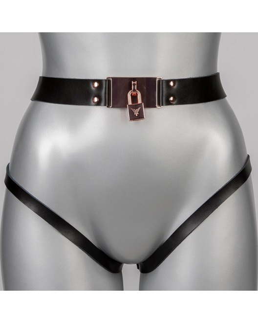 Culotte Ouverte en Cuir Lock - VoyeurX