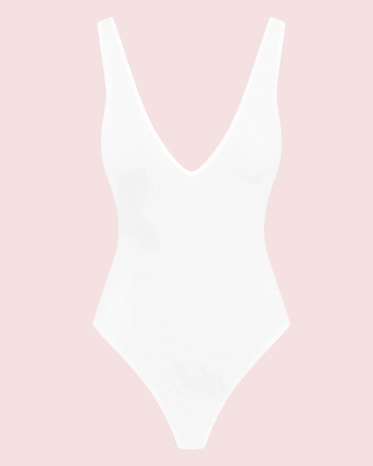 body-string-blanc-la-femme-amazone-maison-close